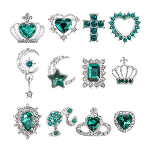 Charmes en forme de cœur 3D de couleur verte pour la <span class=keywords><strong>Saint</strong></span>-<span class=keywords><strong>Valentin</strong></span>, charmes pour l'art des ongles, strass pour les ongles, pour la manucure, décoratifs pour les filles - Product Image 6