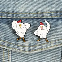 Broches en émail mignonnes de poulet musclé, broche de dessin animé animal culturiste, accessoire pour sac à dos et veste, badge, cadeau en gros pour les amateurs de gym