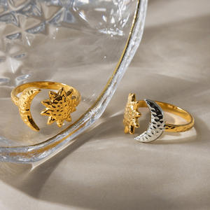 Anillos de Acero Inoxidable 18K al por Mayor, Joyería Clásica, Simple y Moderna, Anillos Ajustables para Parejas con Diseño de Sol y Luna - Product Image 1