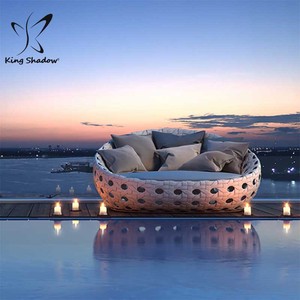 Lit de Jour Pliable en Plastique Tressé Moderne et Élégant avec Coussin Imperméable pour Hôtel, Patio, Jardin, <span class=keywords><strong>Piscine</strong></span> et Utilisation Extérieure - Product Image 2