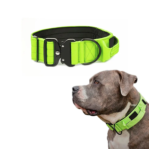 Venta al por mayor <span class=keywords><strong>Collar</strong></span> de perro mascota con asa <span class=keywords><strong>Collar</strong></span> de pastor alemán acolchado suave para perros medianos y grandes <span class=keywords><strong>Collar</strong></span> de perro táctico resistente - Product Image 1