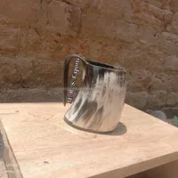 2024 tasse à boire Viking en corne de buffle à la main à la demande pour la maison et l'hôtel tasse en corne aux prix les plus bas