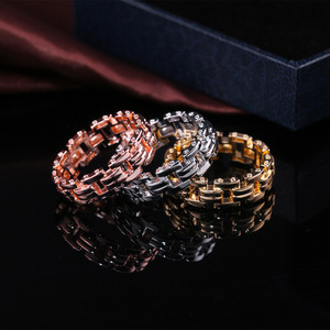 Anello Creativo per Coppie, Elegante Gioiello per Fidanzamento, Uso Quotidiano e Feste, Regalo di Moda - Product Image 2