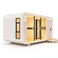 Capsule spatiale mobile de luxe illuminée, maison de villégiature extérieure avec SPA et sauna à eau chaude, séjour panoramique en verre