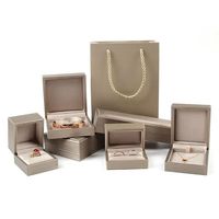 Spot vente en gros PU cuir luxueux or clair longue chaîne bijoux organisateur boîte cadeau étuis perle Bracelet stockage emballage boîte