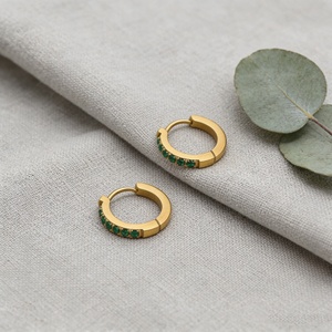 ต่างหูแบบห่วงเล็กประดับคริ<span class=keywords><strong>ส</strong></span>ตัลสีเขียวทองคลา<span class=keywords><strong>ส</strong></span><span class=keywords><strong>ส</strong></span>ิก ทำจากสแตนเลส<span class=keywords><strong>ส</strong></span>ตีลปลอดสารก่อภู<span class=keywords><strong>ม</strong></span>ิ<span class=keywords><strong>แพ</strong></span>้ เห<span class=keywords><strong>ม</strong></span>าะ<span class=keywords><strong>ส</strong></span>ำหรับใ<span class=keywords><strong>ส</strong></span>่ทุกวันและเป็นของขวัญ - Product Image 2