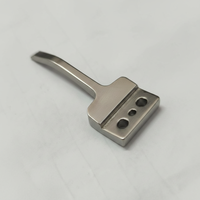 Pièces de support en acier inoxydable usinées CNC sur mesure pour machines à coudre industrielles à grande vitesse