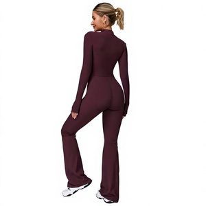 Mono largo de mujer color burdeos con cintura alta, cremallera, ajuste moderno, de poliéster y elastano, estilo urbano. - Product Image 5