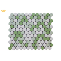 Mosaïque de carrelage de sol en céramique hexagonale de couleurs mélangées jaune rouge orange
