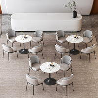 Ensemble de table et de chaises de salle à manger en métal moderne de luxe léger pour la maison - Halls d'hôtel et salons de clubs - 1 table 4 chaises