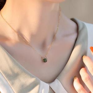 Pendentif et breloque de luxe d'été en jade de Hotan avec sensibilité naturelle, style Ins, cadeau d'anniversaire féerique, léger et petit - Product Image 1