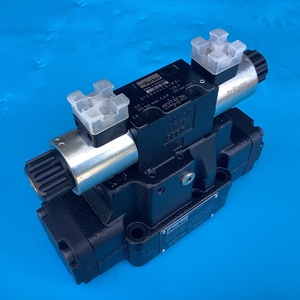 Vanne directionnelle hydraulique D41VW001C4NJW NG16 NFPA D07 à commande par solénoïde, 4 voies 3 positions - Product Image 6