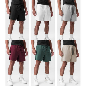 กางเกงวิ่งออกกำลังกายมาราธอนผ้าโพลีเอสเตอร์ 5 นิ้ว คุณภาพสูง กางเกงฝึกซ้อม กางเกงกีฬาขาสั้นสำหรับผู้ชาย - Product Image 4