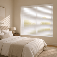 Stores alvéolaires motorisés à lattes de bois de 50 mm, télécommande RF, blanc laqué, pour chambre, maison intelligente, anti-UV, sur mesure, OEM, simple