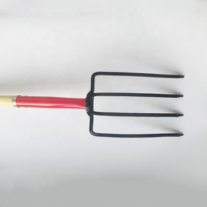 Fourche de jardinage en acier au carbone Offre Spéciale <span class=keywords><strong>à</strong></span> <span class=keywords><strong>4</strong></span> broches pour le creusement agricole et agricole en Amérique du Sud - Product Image 3