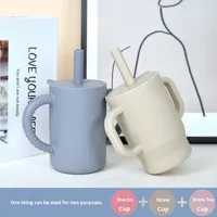 Nouvelle tasse d'apprentissage améliorée de 240 ml en silicone de qualité alimentaire, étanche, écologique, avec paille et doubles poignées, au design de dessin animé