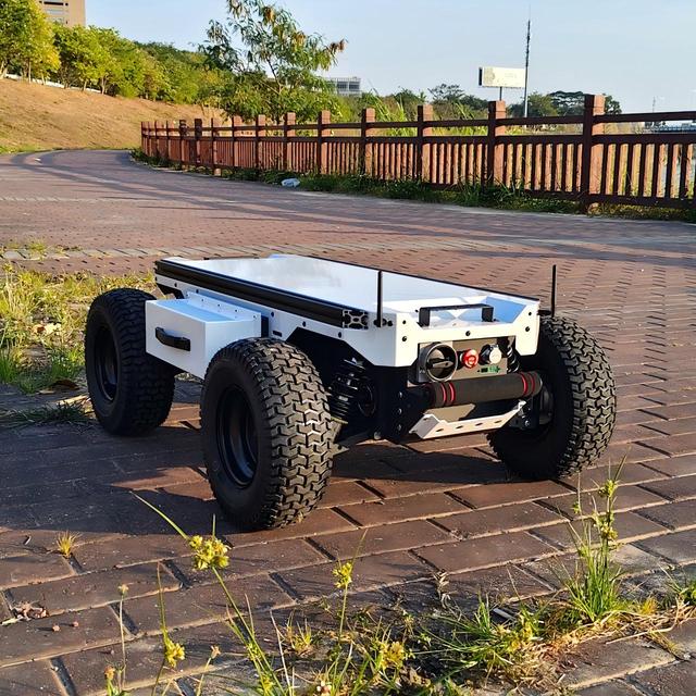 4WD Differential Drive Wire-Controlled Chassis S900 Robot Chassis, With Payload 100kg