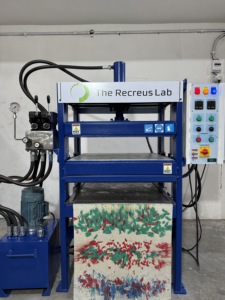 Prensa Hidráulica Combinada de 60x60cm Fabricada en India, Equipo de Prensado Industrial de Alta Resistencia en Venta - Product Image 5