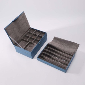 Boîte à bijoux de luxe, boîte organisatrice de bijoux rigide à rabat avec insert en velours, texture peau de serpent, finition en similicuir, vente en gros - Product Image 1