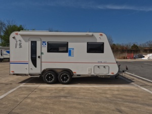 Caravanas de Camping Modernas y Ligeras de Aluminio de Alta Calidad, Remolques de Viaje con Doble Eje para Familias, para Viajes al Aire Libre - Product Image 2