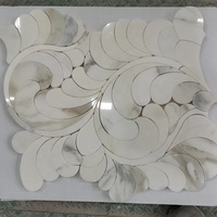Mosaïque de fleurs en marbre Calacatta Borghini personnalisée en gros