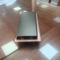 Profilé d'extrusion en aluminium série 6000 6063 estampé avec précision, traitement de surface pour portes et fenêtres coulissantes de maison