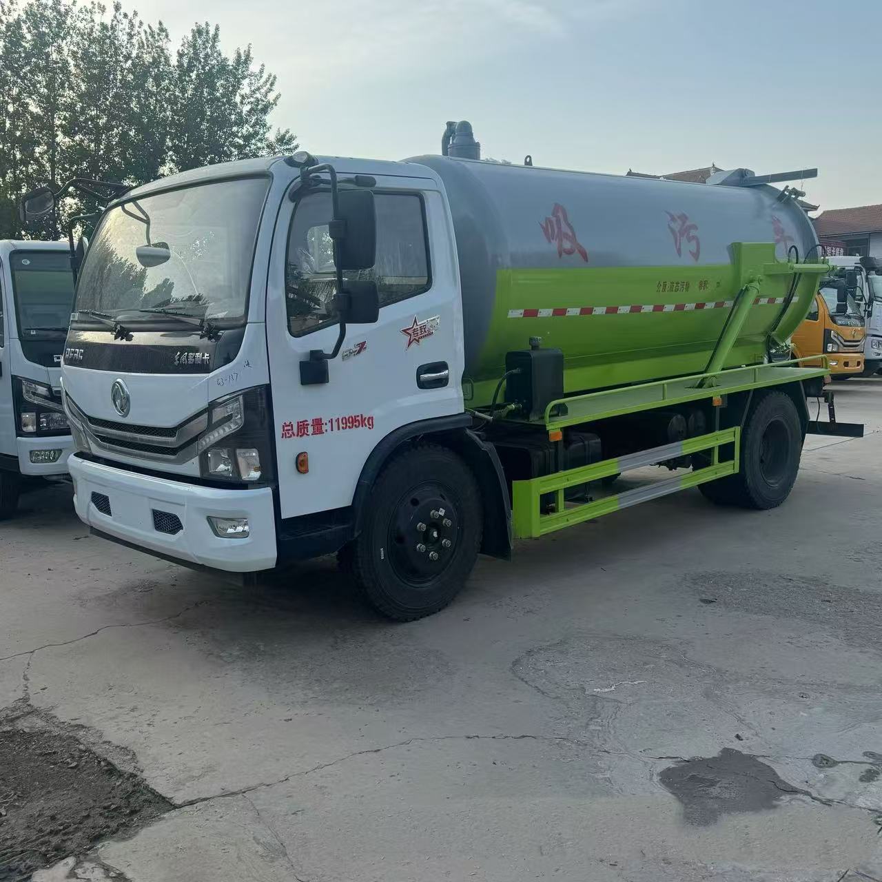 Multi Functional High-pressure diesel Agricultural Sewage Suction Truck, Sewage Treatment Suction Truck.