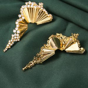 Eleganti <span class=keywords><strong>orecchini</strong></span> pendenti in cristallo placcato oro da <span class=keywords><strong>donna</strong></span> alla moda Non forati con <span class=keywords><strong>Clip</strong></span> geometrica a ventaglio a forma di ventaglio gioielli in lega - Product Image 3