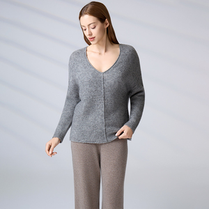 Pull en laine à col en V pour femme, personnalisé, à manches longues, anti-boulochage, surdimensionné, confortable, gris, pour l'hiver - Product Image 4