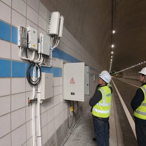 Iluminación LED Inteligente para Túneles con Gestión de Energía IP66, Red de Gestión de Energía, Reducción de Picos y Anulación Manual - Product Image 3