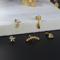 Mini clous d'oreille géométriques en zircone cubique, anti-allergie, en acier médical 316L plaqué or, clous d'oreille triangulaires pour femmes