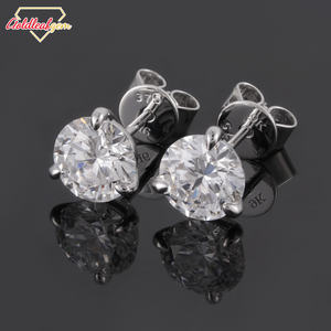 Boucles d'oreilles en or blanc 9 carats Goldleafgem avec diamants de laboratoire taille brillant DEF VS VVS, boucles d'oreilles clous en diamant cultivé plaqué or - Product Image 1