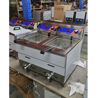 Ventes directes d'usine 18L + 18L Double réservoir Table Top Friteuse Gaz Équipement de cuisine commerciale Friteuse à gaz