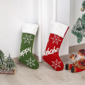 Calcetines Navideños de Felpa con Logotipo Personalizado, Kit de Calcetines Navideños de Fieltro de 18 Pulgadas con Impresión - Product Image 5