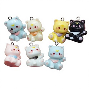 Porte-clés personnalisé en forme de chaton de dessin animé tridimensionnel, petit animal mignon, accessoires de bijoux DIY, respectueux de l'environnement - Product Image 1