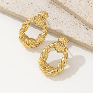2025 nouveauté rétro à la mode populaire torsadé métal martelé géométrique or torsion boucles d'oreilles - Product Image 4