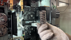 Vàng Sư Tử Ck990 CNC Nhà Sản Xuất Mùa Xuân Làm Máy Dây Đường Kính 3.0-9.0Mm Cuộn Dây Mùa Xuân Làm - Product Image 3