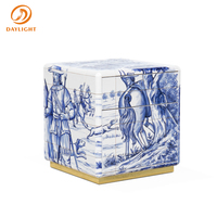 Table de Chevet de Luxe en Porcelaine Bleue et Blanche à Motifs, Base Dorée, Meuble Décoratif pour Hôtel, Villa, Projet de Chambre, Table d'Art Décorative