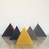 Bougie artisanale de luxe à étiquette privée, parfumée aux senteurs florales, en cire de paraffine, en forme de pyramide, pour la décoration de la maison, cadeau de Noël