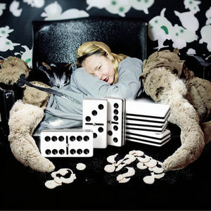 ชุดเกมโดมิโนอะคริลิกห้าชั้นแบบปรับแต่งได้ รุ่น Factory Six Double 6 พร้อมกระดานพลาสติกสีดำขาว พร้อมโลโก้แบบกำหนดเอง - Product Image 3