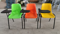 Chaise d'étude en plastique et métal avec tablette d'écriture intégrée pour salle de classe et salle d'étude