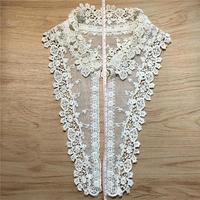 Collier en dentelle en polyester/coton soluble dans l'eau à motifs floraux pour vêtements de mode, applique beige élégante et élégante