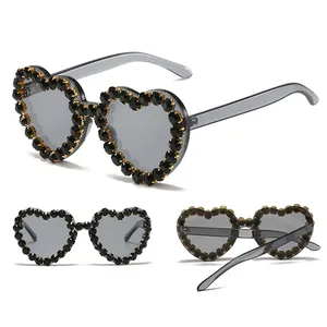 DL occhiali più nuovi occhiali da sole con diamanti brillanti occhiali da sole da donna con montatura a cuore con strass Bling senza cornice novità 2023