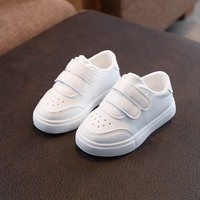 Nouvelles baskets en cuir blanc pour enfants, vente en gros, usine OEM, personnalisables, garçons et filles, double fermeture auto-agrippante, chaussures scolaires blanches