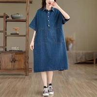 Robe midi cargo en jean décontractée coupe ample grande taille 2026 Nouvelle collection Col rabattu Ourlet fendu Robes en jean délavé pour femme