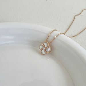 Collier trèfle à quatre feuilles plaqué or champagne rhodié Dylam, pendentif fleur porte-bonheur, bijoux délicats, cadeaux - Product Image 3