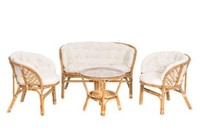 Ensemble de salon en rotin avec coussins capitonnés, style tropical moderne, canapé, fauteuils, table basse pour l'intérieur de la maison