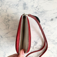 Porte-clés personnalisé pour femmes Porte-monnaie portable en forme de pomme Mini pochette à monnaie avec bracelet