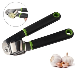 K60-0023 High quality Kitchen accessories Garlic Press Stainless Steel Crusher Good Grip Soft-handle Garlic Press