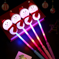 Montre LED clignotante en caoutchouc souple de Noël avec bracelet de Père Noël de dessin animé et bracelet lumineux de dessin animé, jouet pour enfants